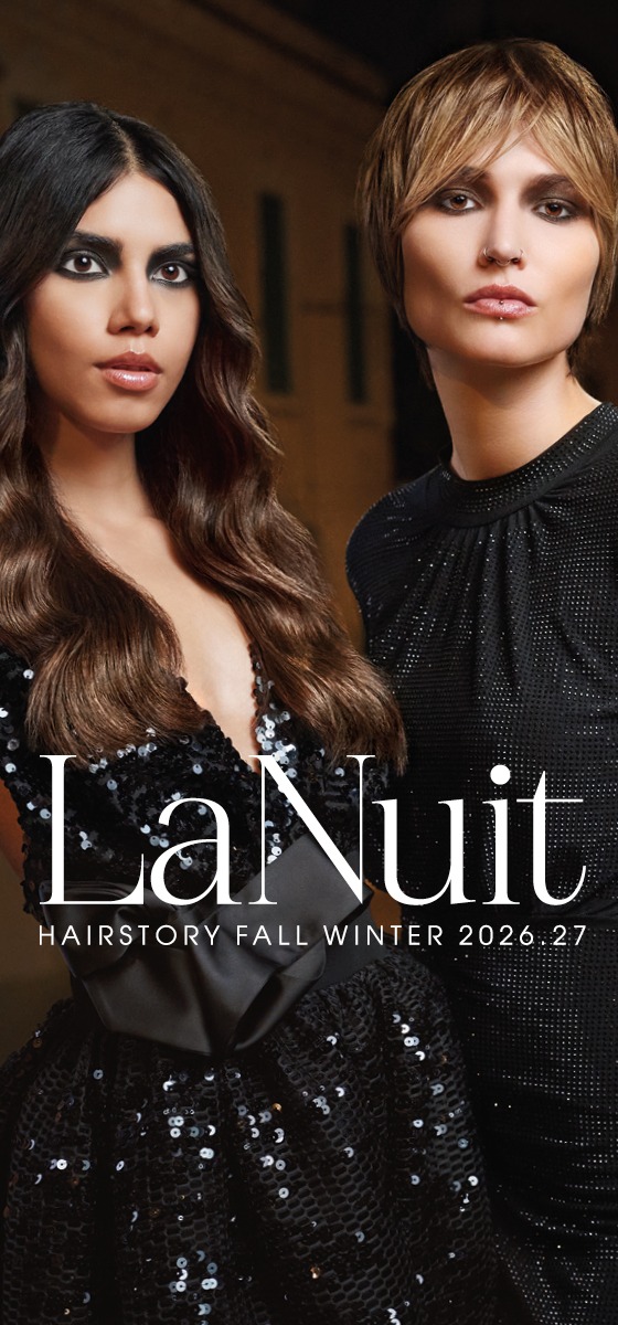 immagine di due donne durante la notte, una con i capelli corti e l'altra con i capelli lunghi